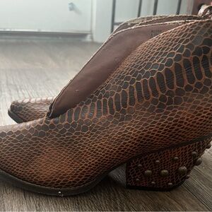 Coconuts By Matisse Women's Brown Ankle Booties